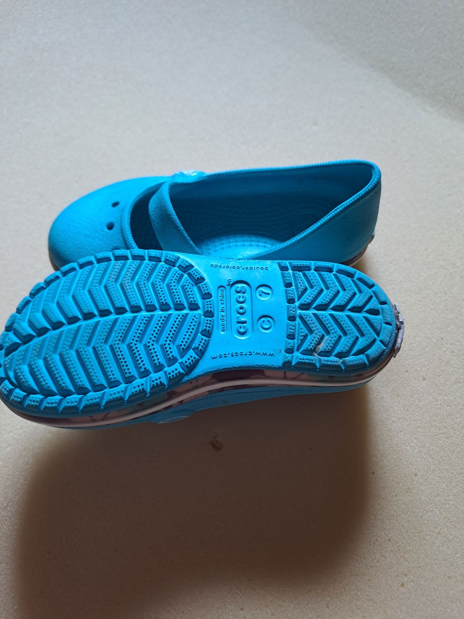 Crocs originais como novas