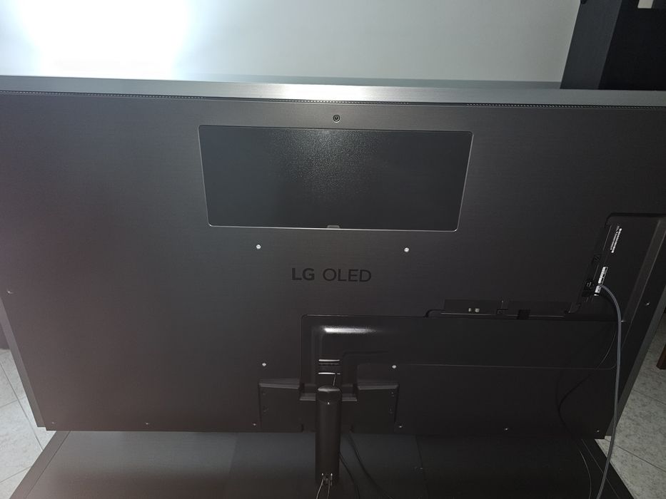 LG OLED G4 65 polegadas com suporte original para móvel