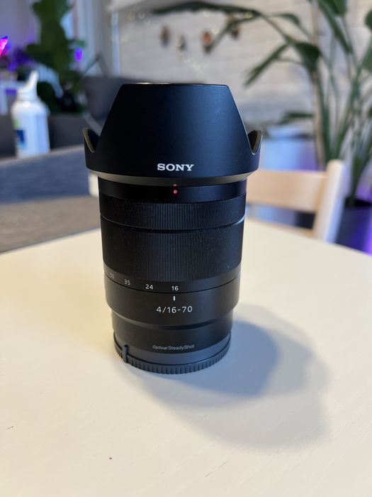 Sony E 16-70 mm f/4.0 ZA OSS Carl Zeiss Vario-Tessar – Obiektyw