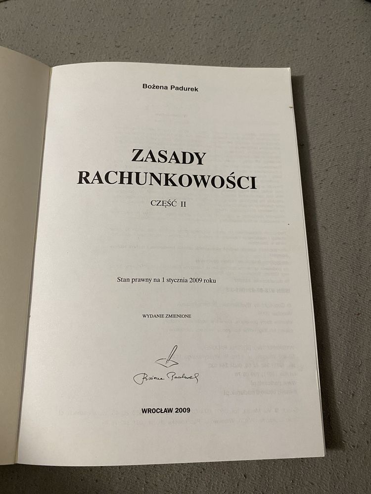 Książka zasady rachunkowości