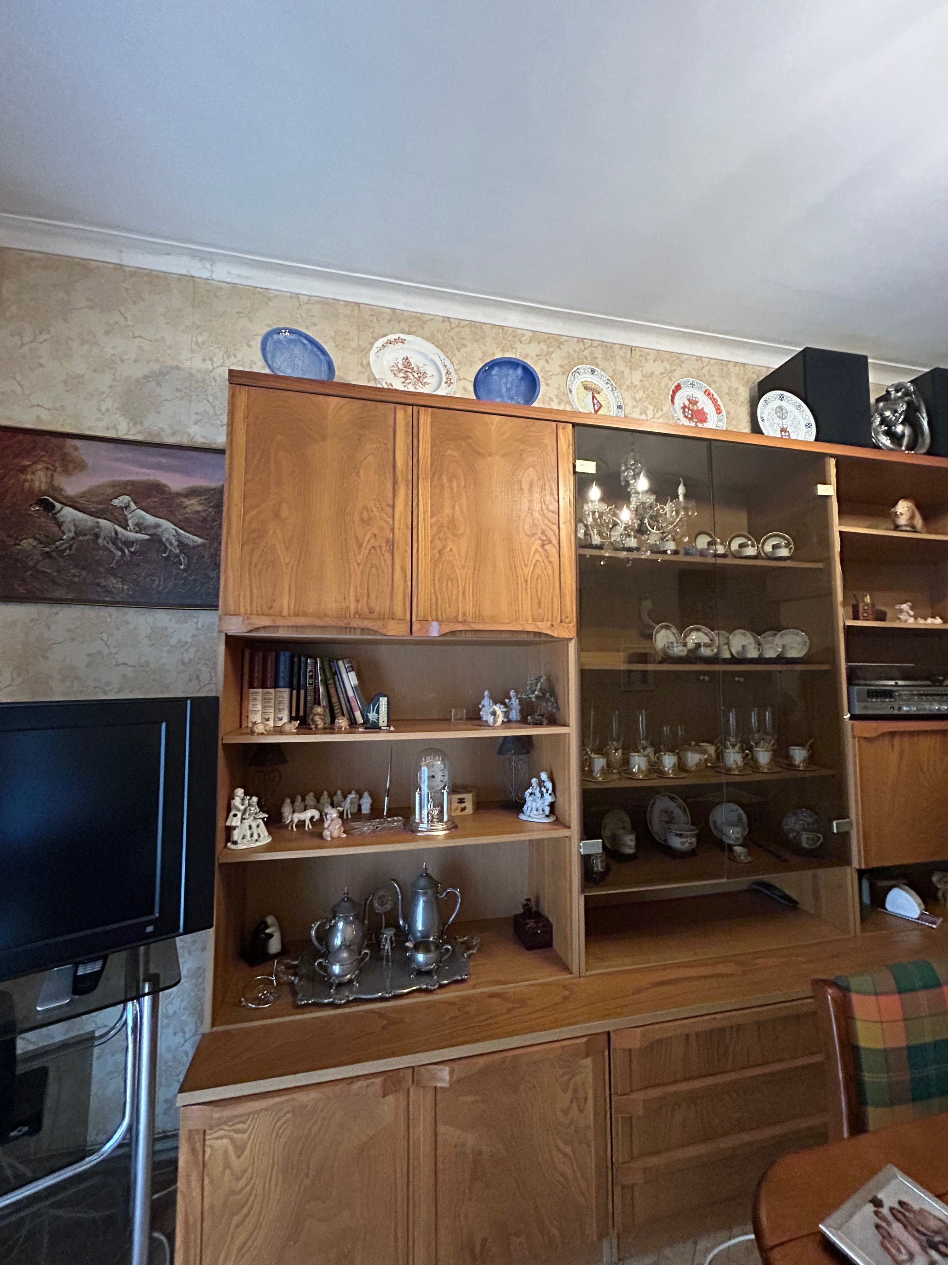 Armário de sala com vitrine