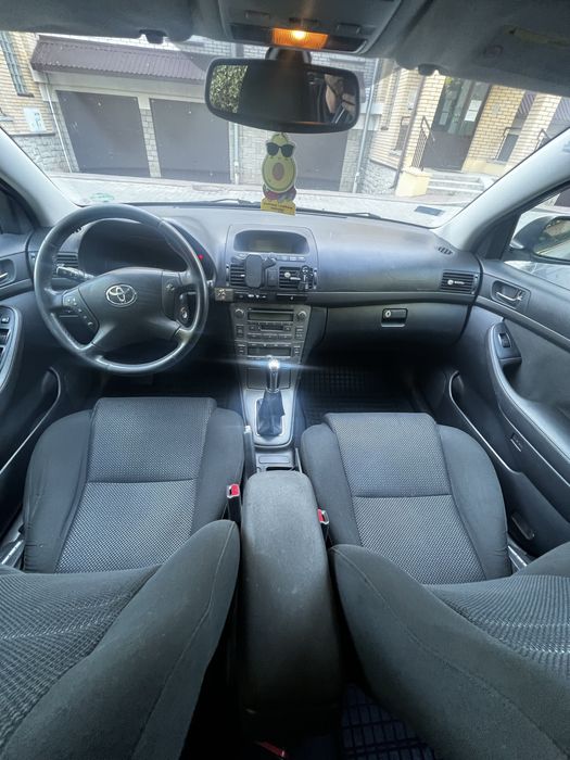 Sprzedam toyota avensis t25 2.0 benzyna