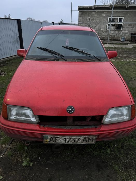 Продам опель кадет СРОЧНО