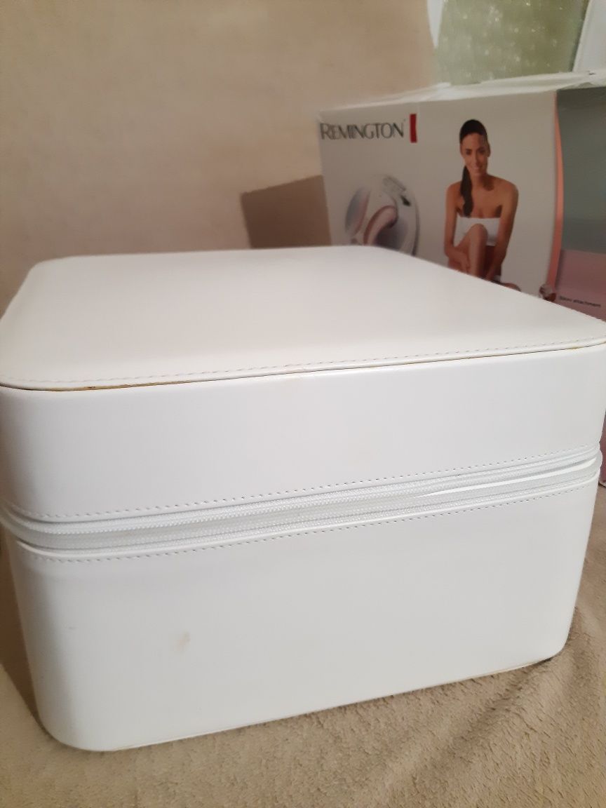 Depilator laserowy z walizka Remington iLight iPl6750 Prestige