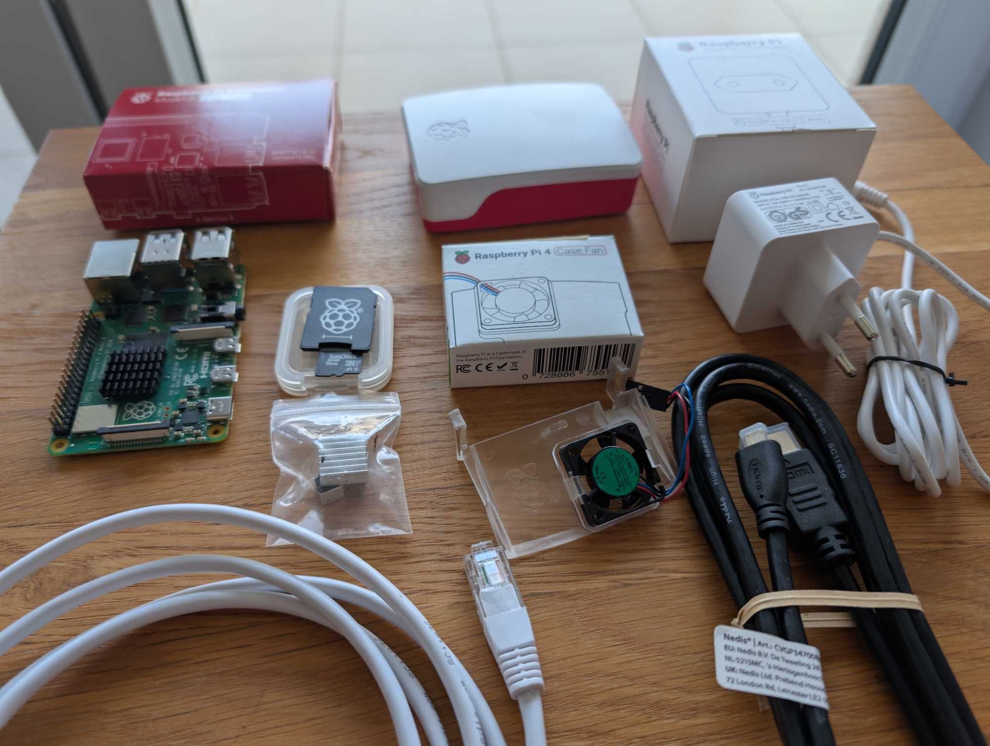 Raspberry Pi 4B 8GB RAM + obudowa, zasilacz, wentylator, karta pamięci