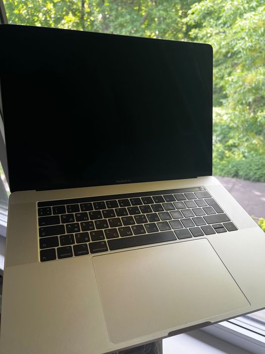 MacBook Pro 15 TouchBar (2019) | Core i7 + Radeon Pro | 16/256 gb