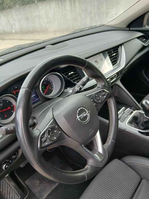 Opel insignia 1.6 136CV
