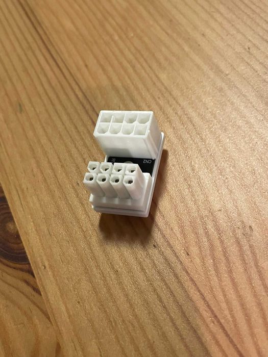 Adapter zasilania 8-pin kątowy U-Turn (kąt 180) karty graficznej PCIe