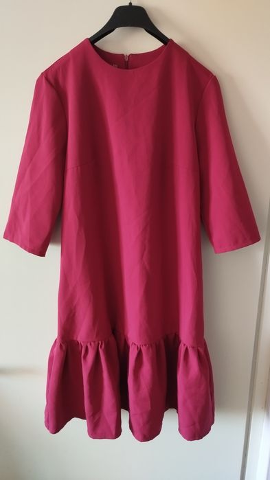 Стильна червоно-бардова сукня з воланом, розмір L