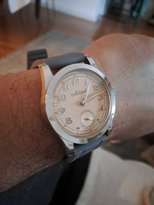 Relógio novo Salmão Militado Quartzo seiko novo