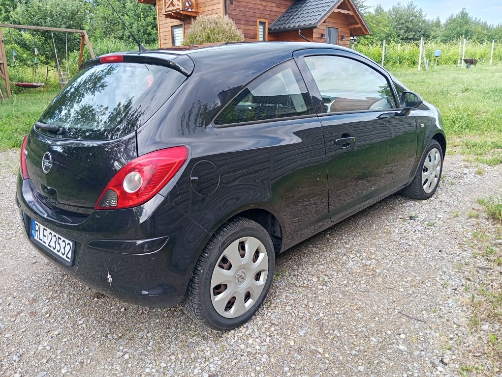 Opel Corsa 2011 pojemność 1,2 benzyna