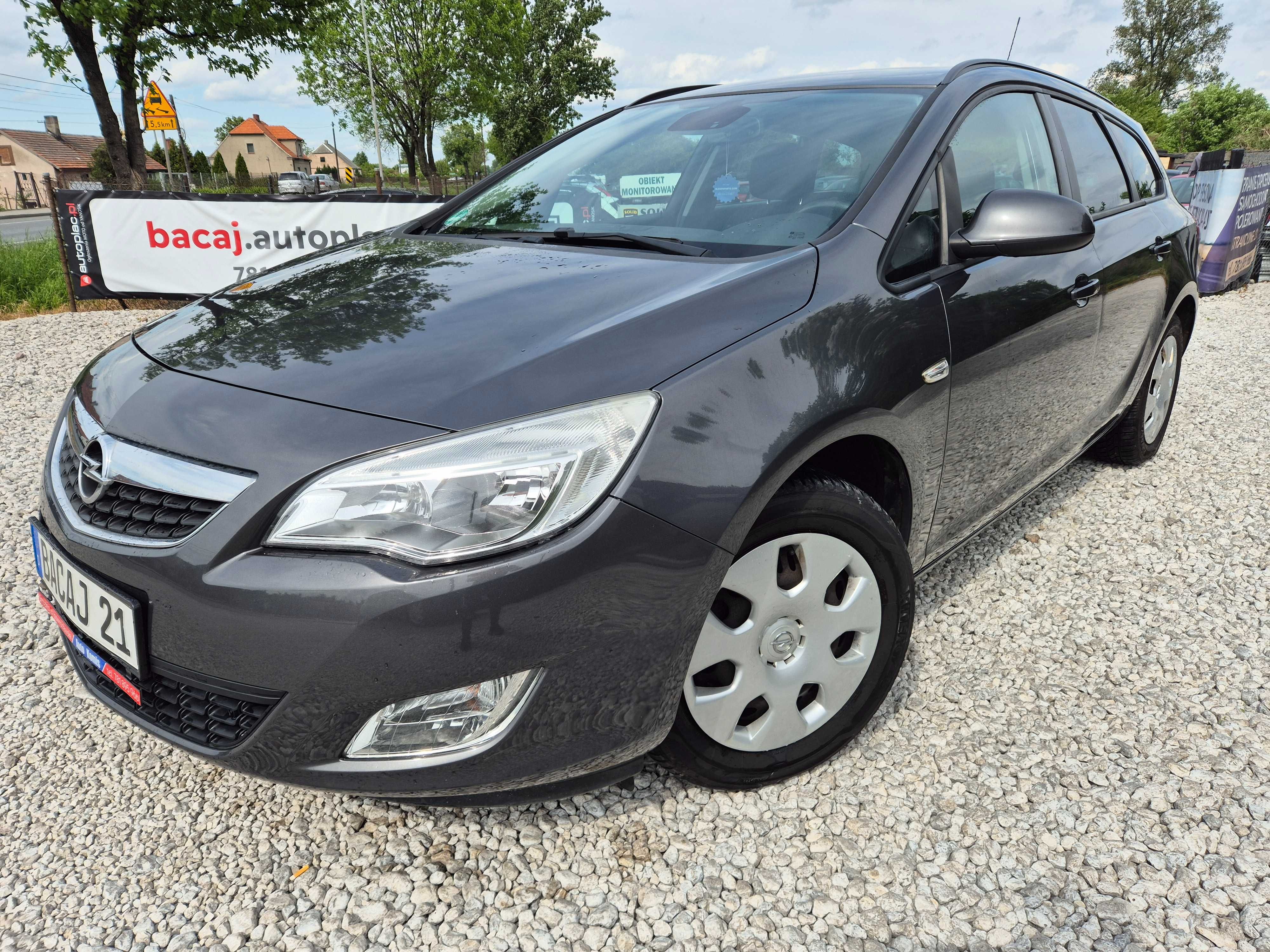 Opel Astra 2011 1.6 Benzyna Stan Bdb