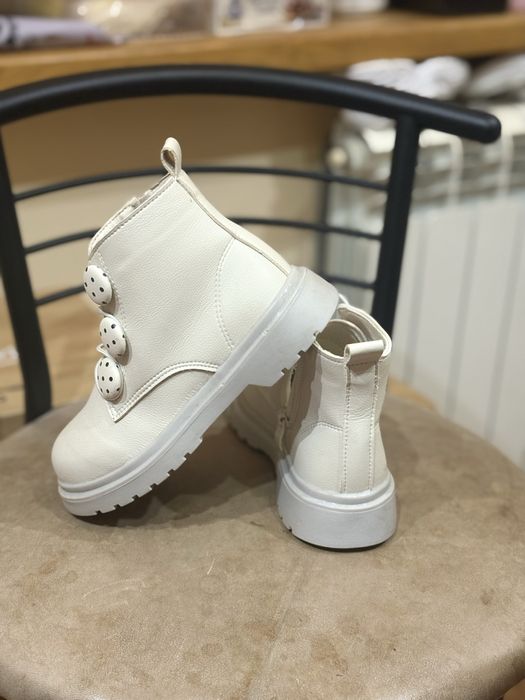 Продам ботинки для девочки