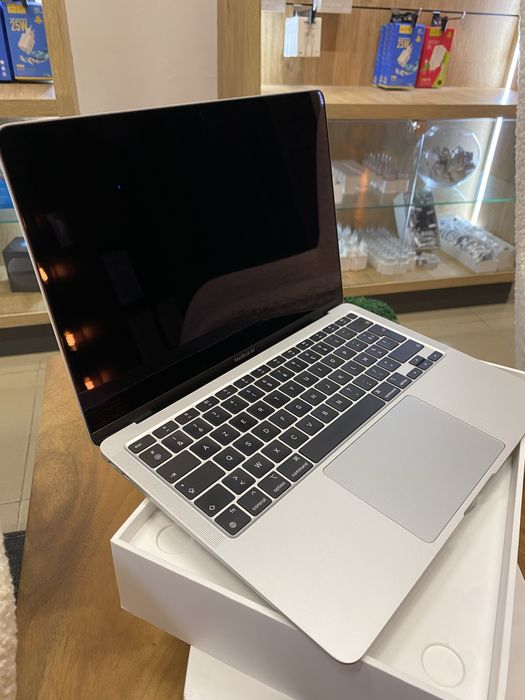 Ноутбук Apple MacBook Air 13" M1 8/256GB Silver Late (MGN93) 2020