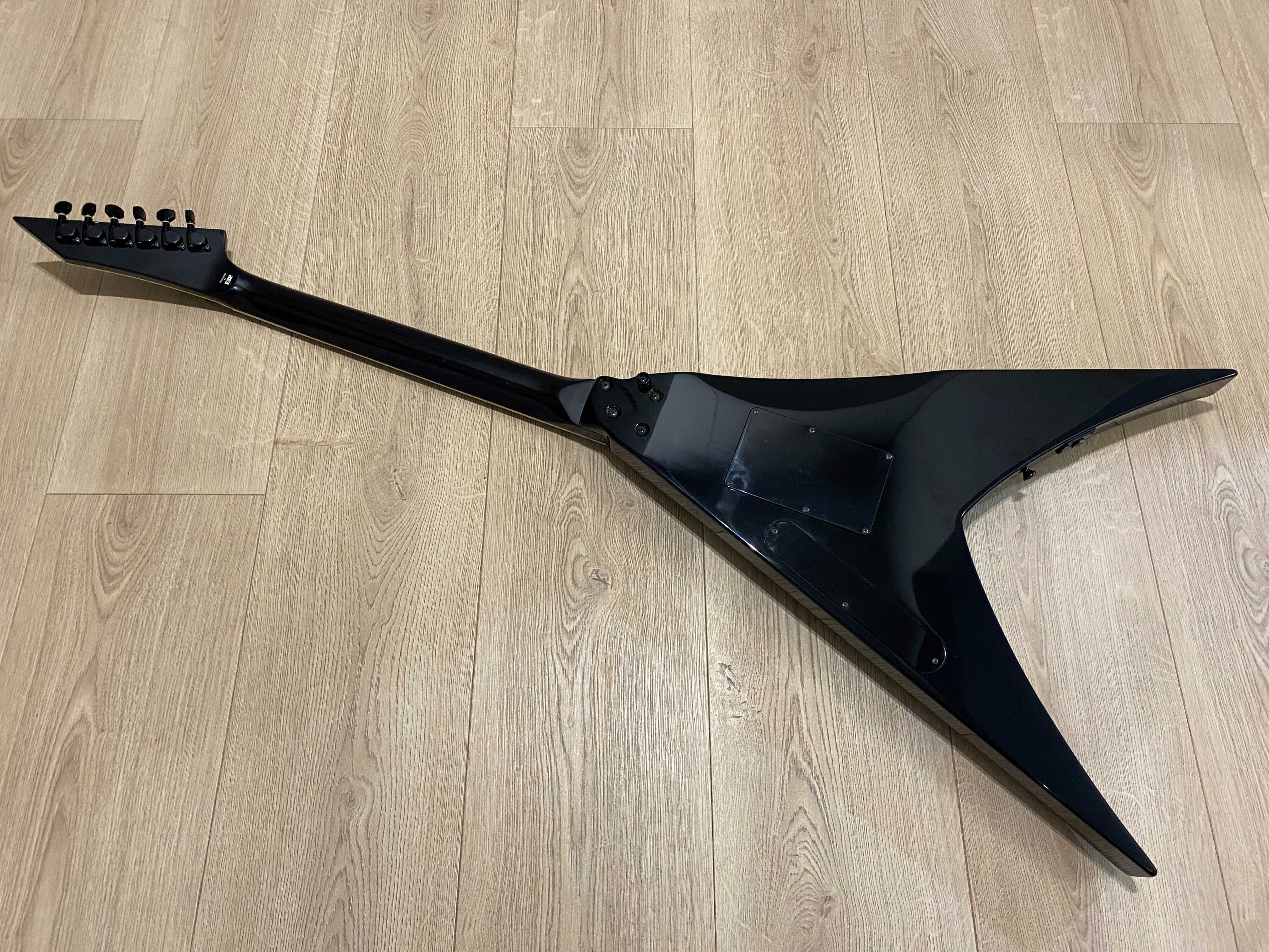 Gitara elektryczna ESP EDWARDS PENICILLIN EC-105V  Flying V