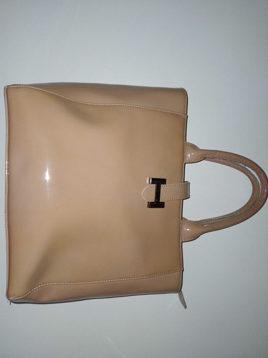 Сумка тоут кожа лак беж