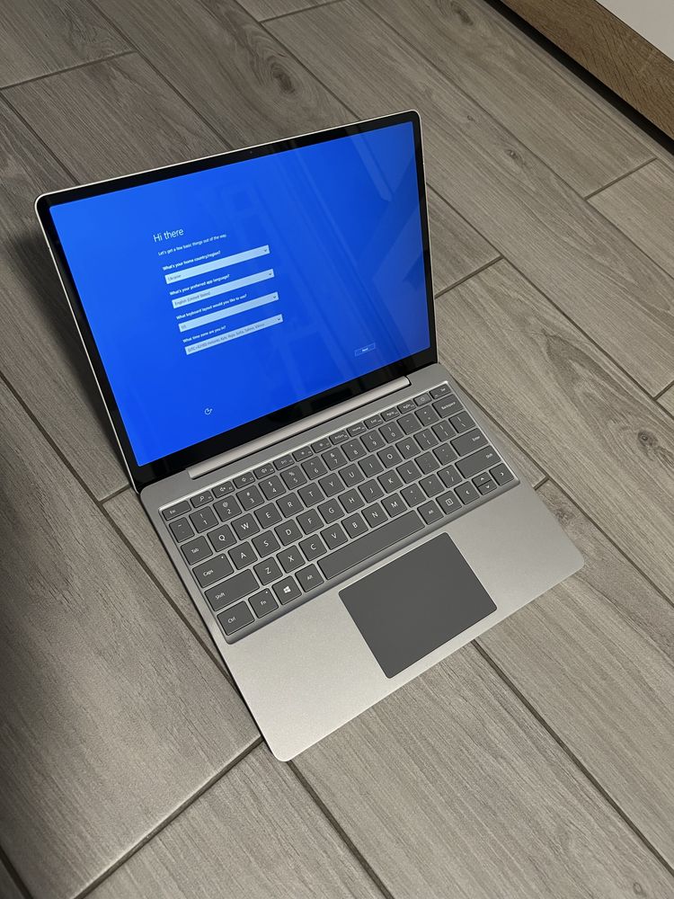Microsoft surface go 2 laptop, /i5 1035G1/8gb/128gb