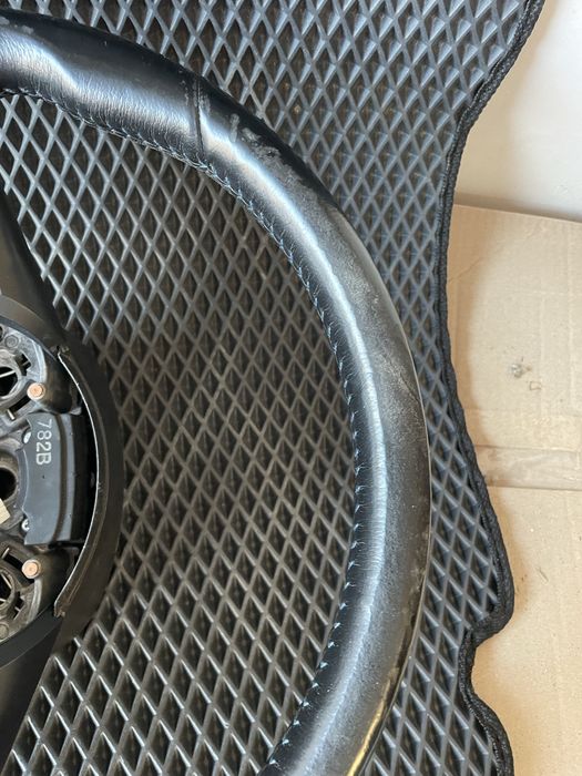 Руль на ліф 2019 рік оригінал всі кнопки працюють