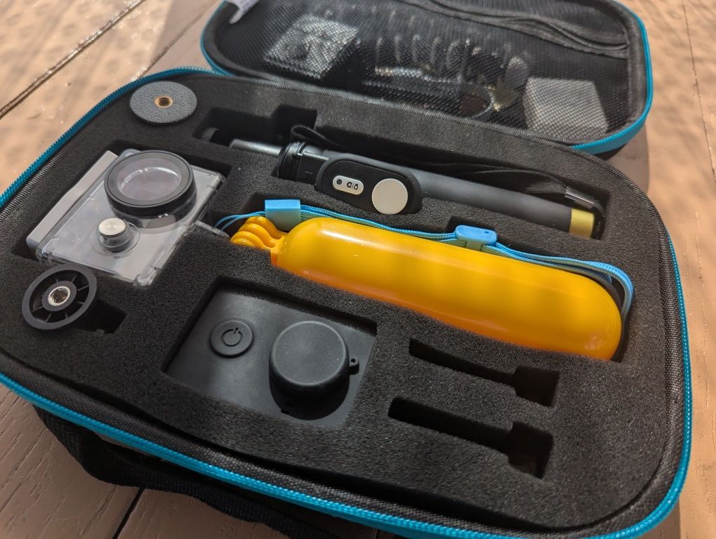 Продам xiaomi yi action camera