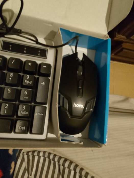 Teclado como novo nunca o usei marca hoco