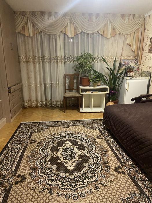 Продаж 4-х кімн. квартири в зеленому місці ДВРЗ, вул. Бородіна