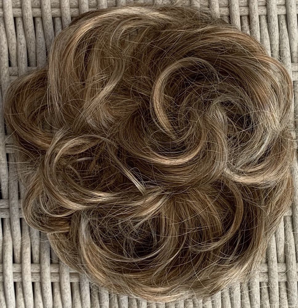 Włosy doczepiane, brąz z delikatnym blondem, kok na gumce ( 250 )