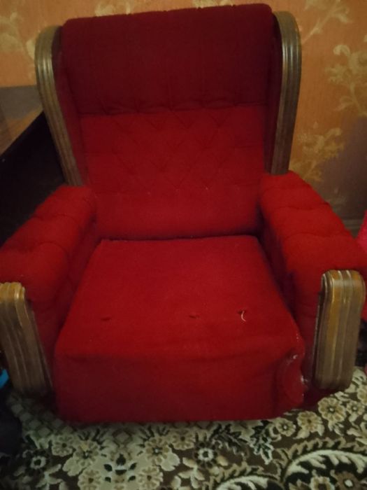 Продам шафу і м'які меблі