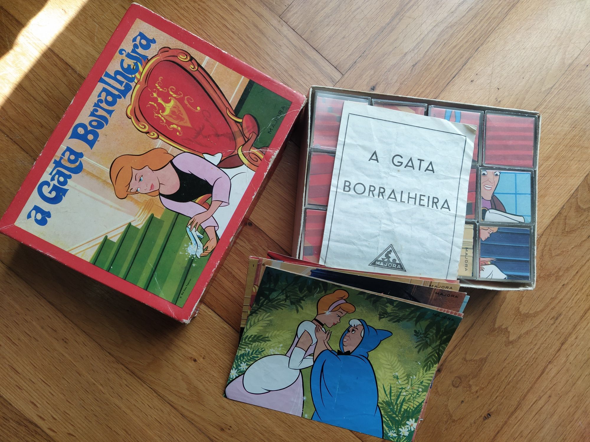 Puzzle 12 Cubos em plástico "A Gata Borralheira" da Majora