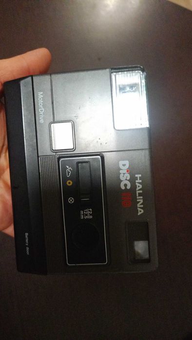 Пленочный фотоаппарат ,дисковий halina,praktica
Й