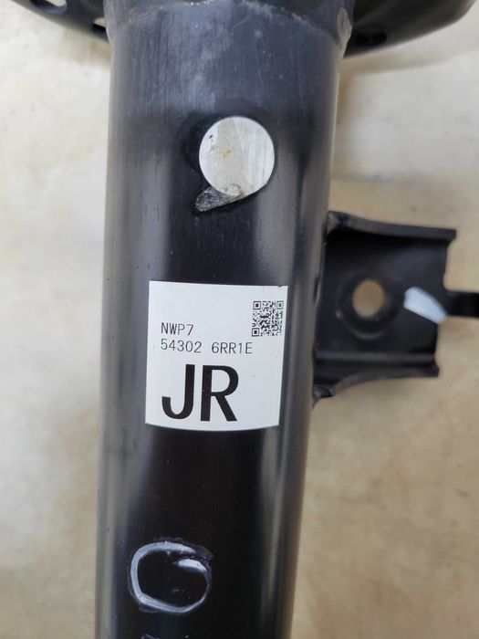 Стойка стійка амортизатор передній Nissan Rogue t33 1.5 2021 2022+ 12k