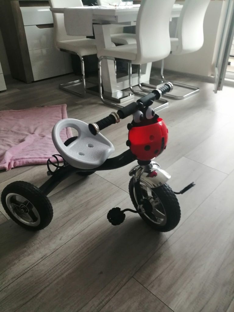Rowerek  trójkołowy dla dziecka .
