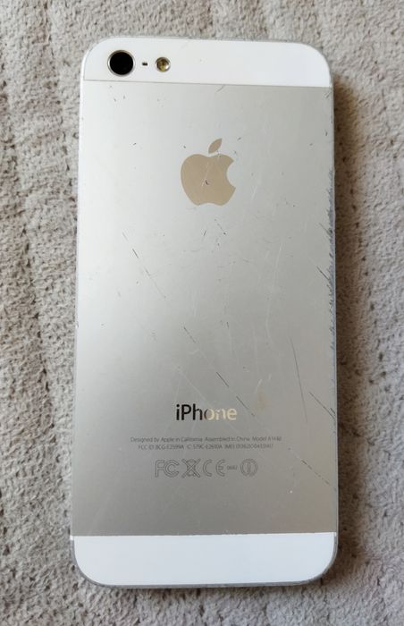 Apple iPhone 5 + Airpods 2 emc 2862 (кейс і лівий навушник)