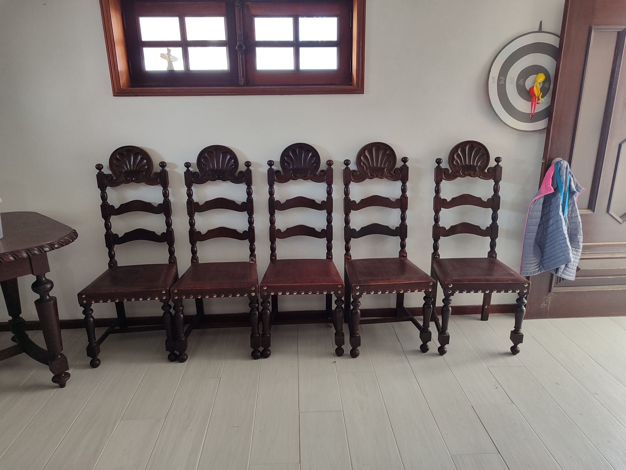 Mesa madeira Vintage com 6 cadeiras