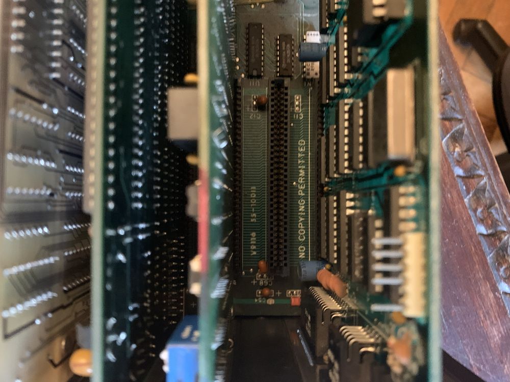 IBM Pc/XT z monitorem i klawiaturą oraz drukarką igłową