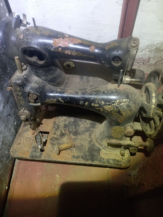 Швейна машинка singer