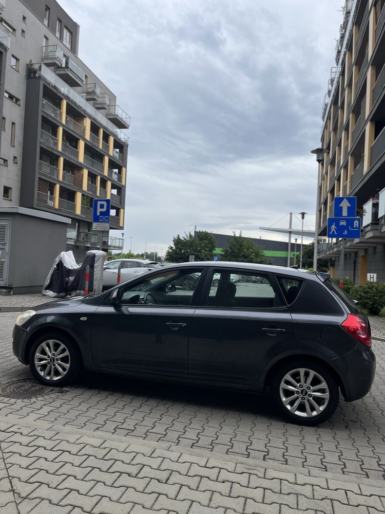 Kia ceed 1,6 2009 rok