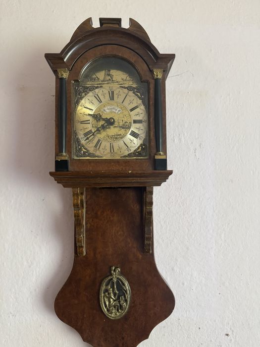 Zegar ścienny stylizowany na antyk – mechaniczny