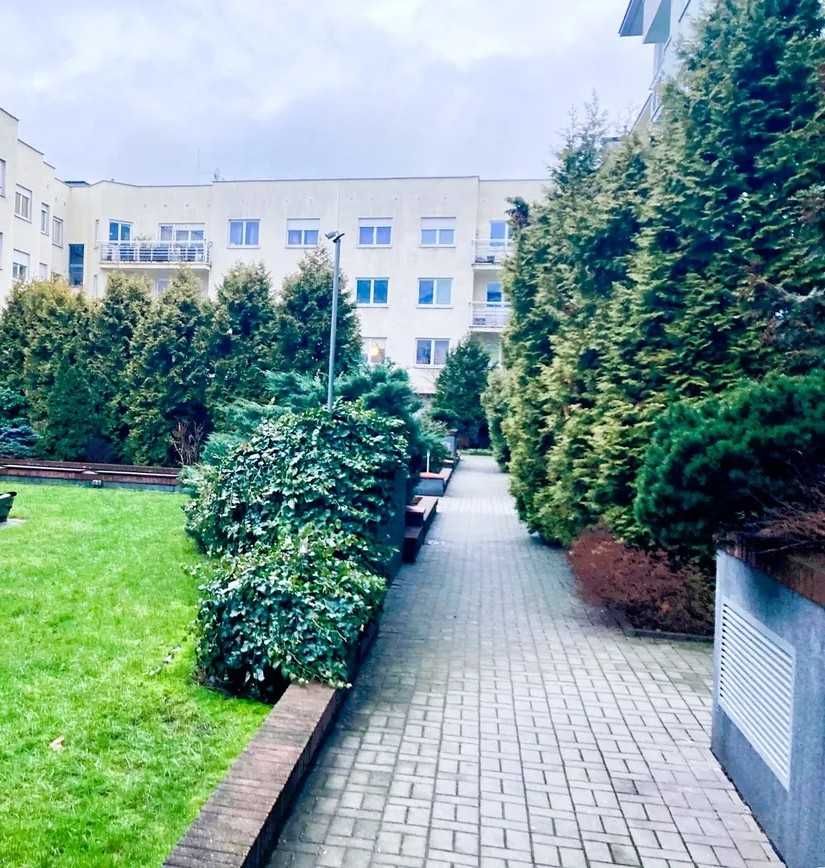 Ursynów:2 pokoje(34m)+ogródek (21m) - ciche i strzeżone - BEZPOŚREDNIO