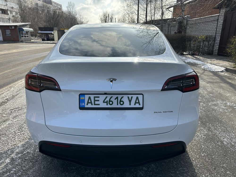 Tesla Mode Y long Range 75
