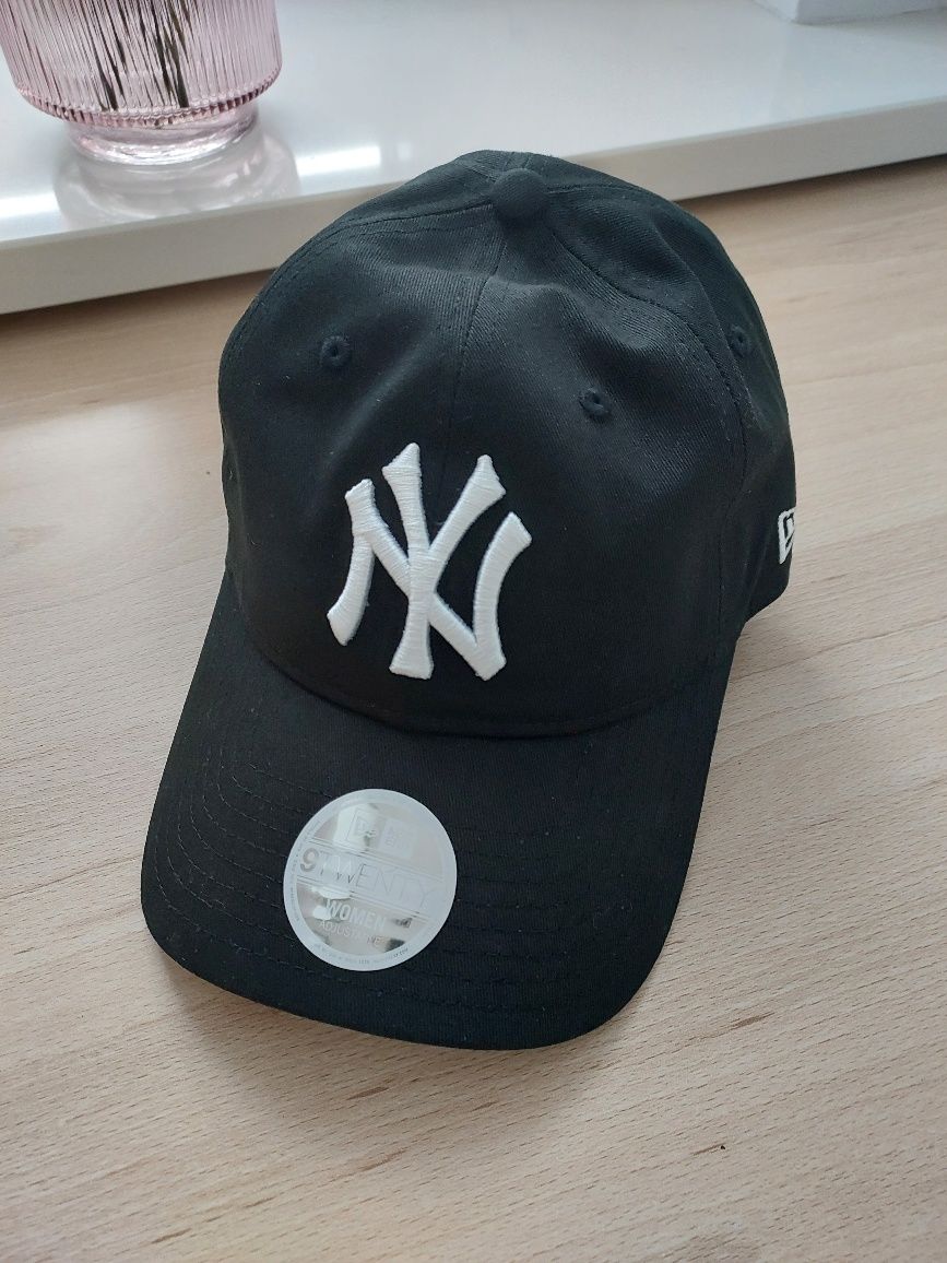 Czapka regulowana New York Yankees Womens MLB League Essential Black
