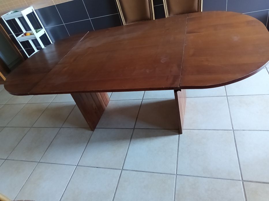 Pack sofá, mesa jantar, tapete, quadro, resguardo e mesinhas