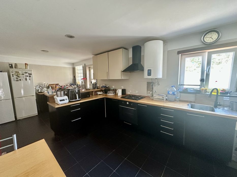 Alugo quarto perto do aerodromo de tires