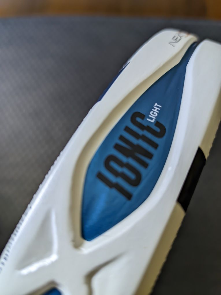 Bullpadel Ionic Light