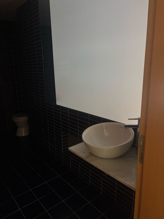 Lavatório ROCA de pousar casa de banho