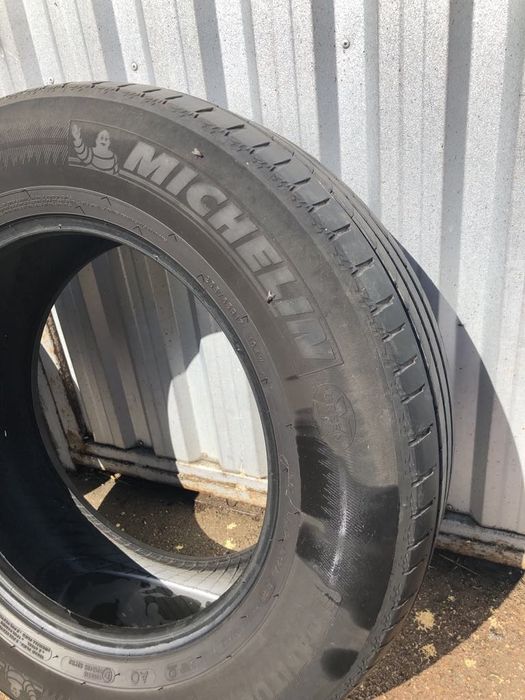 Opony letnie 235/65 R17.