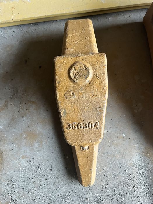 Зуб на  JCB з сх 4 сх коронки системи J