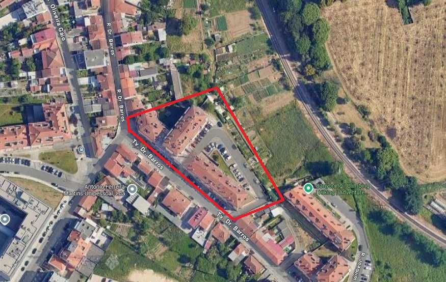 Box Fechada 35m² | Hospital São João | Pé-direito alto | Luz