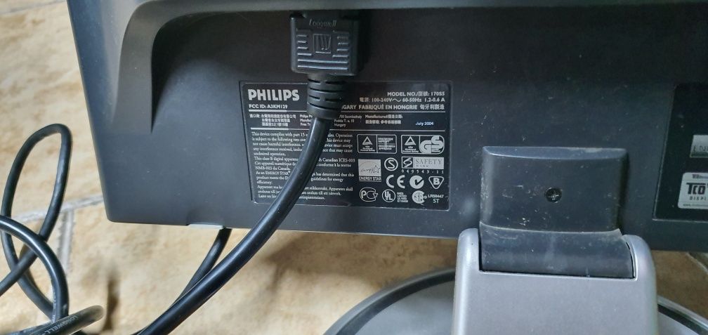 Monitor philips com colunas