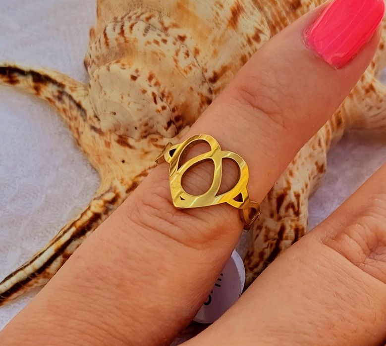 Anel de aço inoxidável dourado com coração