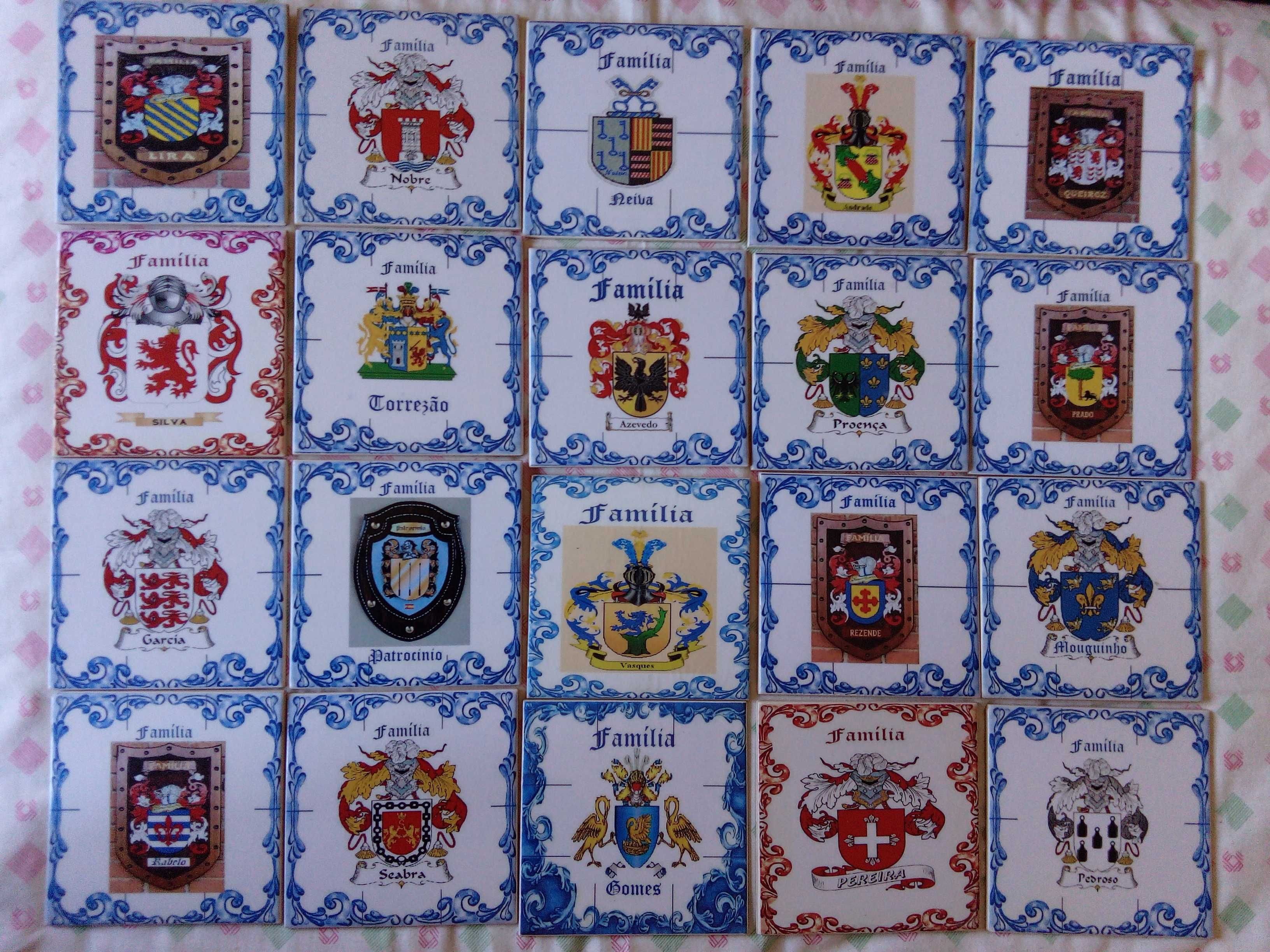 Brasões de família em azulejos